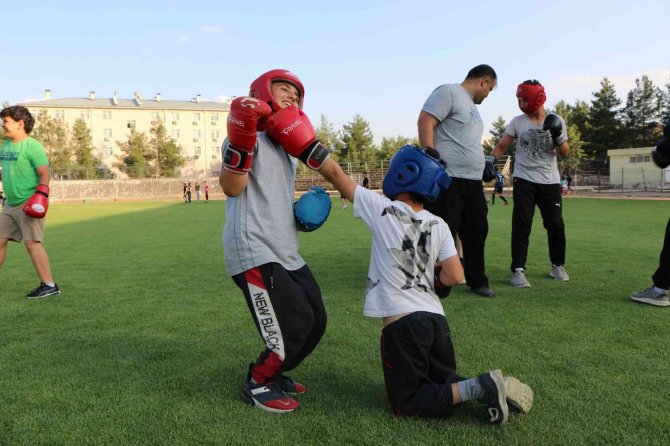 Siirt’te “Bu Yaz Sen De Adını Spora Yaz”’ Spor Şöleni Yapıldı