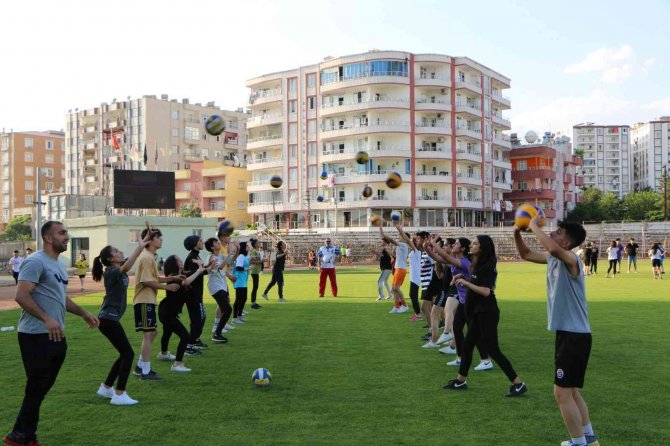 Siirt’te “Bu Yaz Sen De Adını Spora Yaz”’ Spor Şöleni Yapıldı