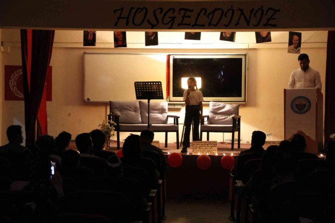 Silopi’de Öğrencilerin Şiir Dinletisi Takdir Topladı