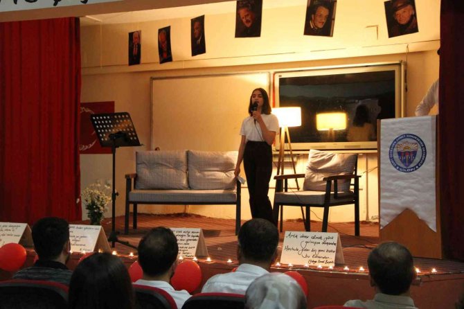Silopi’de Öğrencilerin Şiir Dinletisi Takdir Topladı