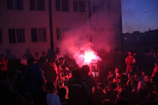 Yeri Amatör Sevgisi Süper Lig