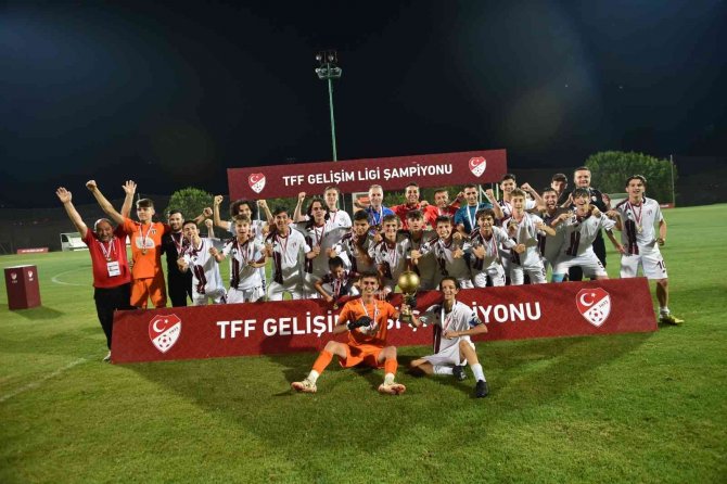 İ̇negölspor U15 Türkiye Şampiyonu