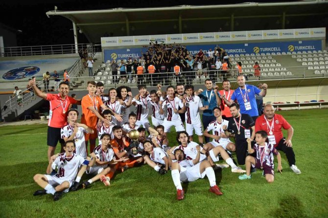 İ̇negölspor U15 Türkiye Şampiyonu