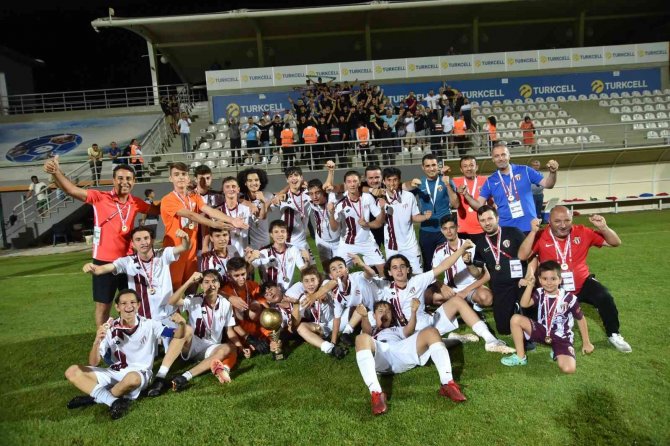 İ̇negölspor U15 Türkiye Şampiyonu