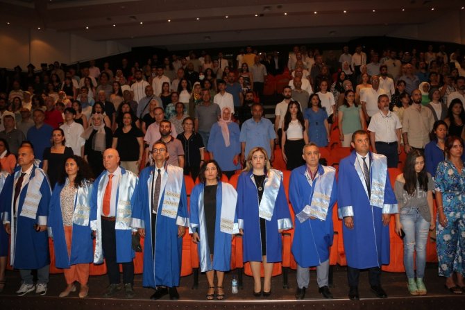 Sağlık Bilimleri Fakültesi Mezunları Yemin Ederek Mesleklerine İlk Adımı Attı