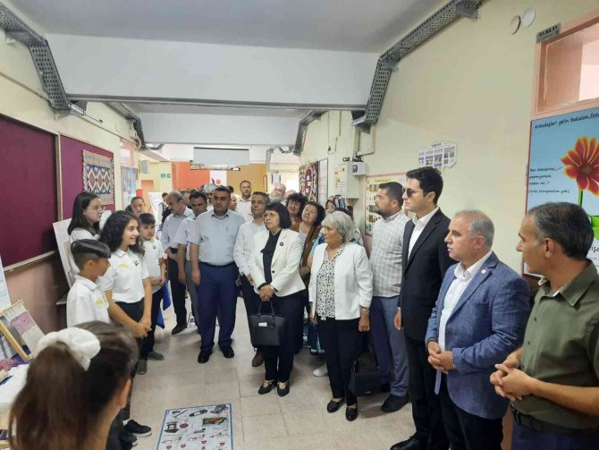 Gördes’te Tübi̇tak 4006 Proje Sergisi Açıldı