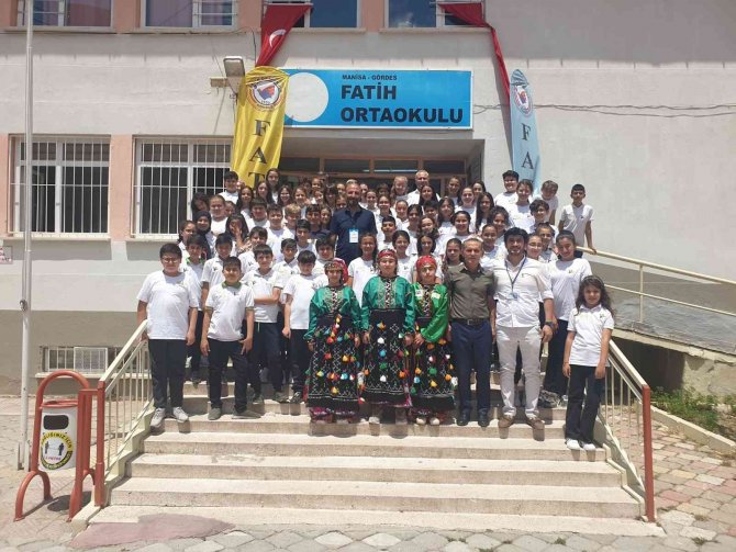 Gördes’te Tübi̇tak 4006 Proje Sergisi Açıldı