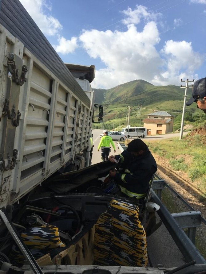 Van’da Zincirleme Trafik Kazası: 1 Ölü, 4 Ağır Yaralı