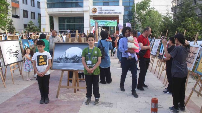 Yusuf Gökçenay Bilim Ve Sanat Merkezi Öğrencileri Hünerlerini Sergiledi