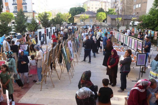Yusuf Gökçenay Bilim Ve Sanat Merkezi Öğrencileri Hünerlerini Sergiledi