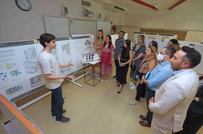 Öğrencilerden Toplum Merkezi Tasarımı