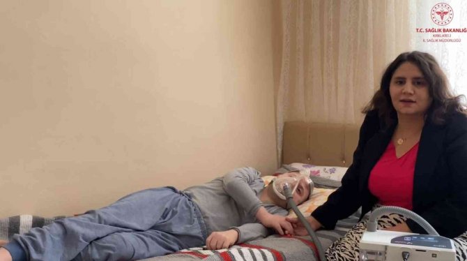 Yatağa Bağımlı Olarak Yaşayan Down Sendromlu Hastanın Yardımına Sağlık Teşkilatı Yetişti