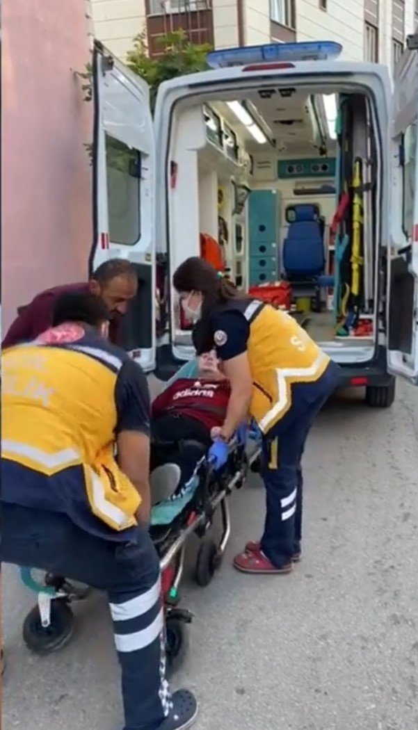 Yatağa Bağımlı Olarak Yaşayan Down Sendromlu Hastanın Yardımına Sağlık Teşkilatı Yetişti