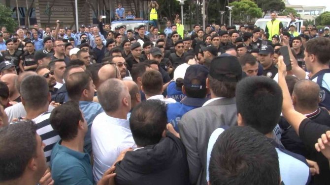 İ̇bb, Üsküdar’da Otopark Alanını Farklı Proje İçin Boşalttı, Gerginlik Yaşandı