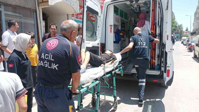 Otomobilin Çarptığı Yaya Yaralandı