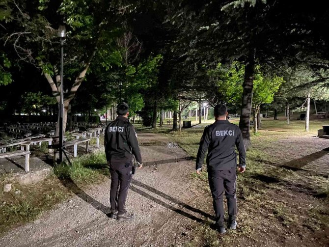 Park Ve Bahçelerde Gece Devriyeleri Arttırıldı