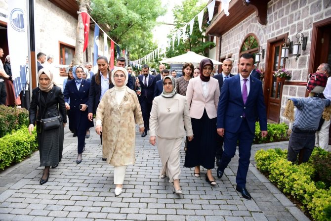 Emine Erdoğan Altındağlı Kadınlarla