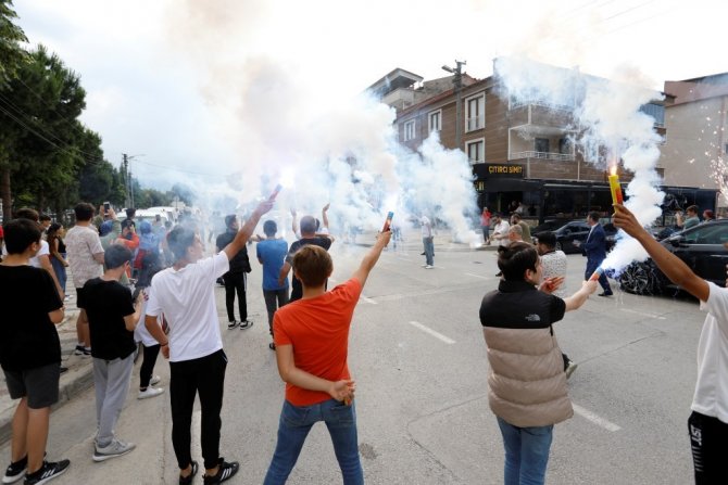 İ̇negölspor U15 Takımı Coşkuyla Karşılandı