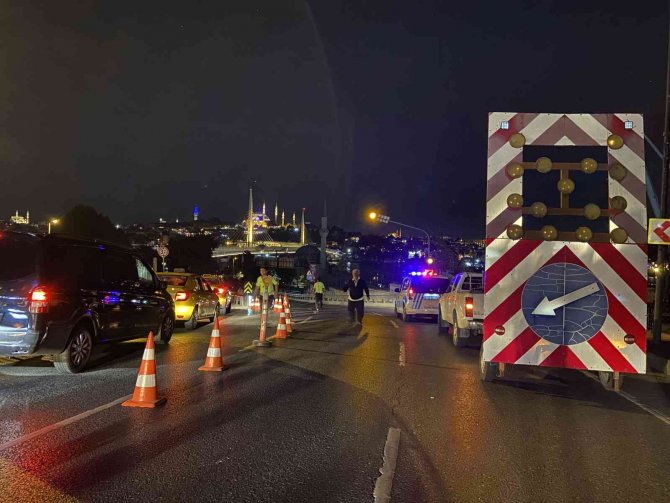 Atatürk Köprüsü Araç Ve Yaya Trafiğine Kapandı
