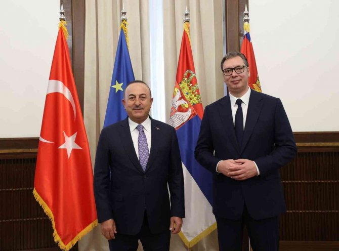 Bakan Çavuşoğlu, Sırbistan Cumhurbaşkanı Vuçiç İle Bir Araya Geldi
