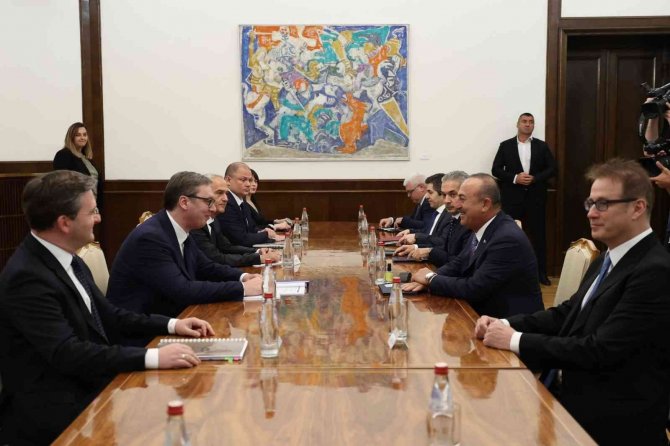 Bakan Çavuşoğlu, Sırbistan Cumhurbaşkanı Vuçiç İle Bir Araya Geldi