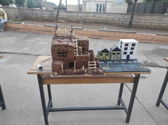 Batman’da Coğrafya Ve Resim Sergisinde 300 Eser Sergilendi