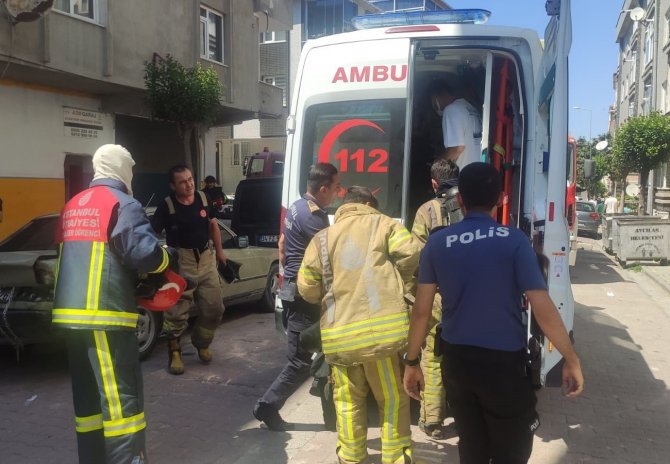 Yangına Müdahale Etmeye Çalışan İtfaiye Eri Yüksekten Düştü