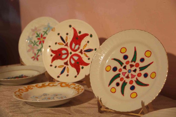 Geleceğin Sanatçıları Eserlerini Sergiledi