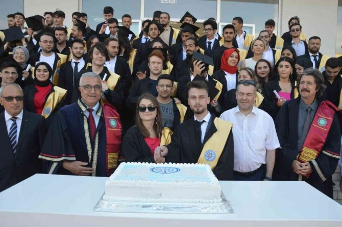 Orhangazi’de Mezuniyet Sevinci