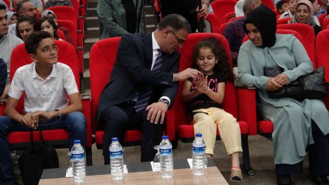 Van’da 230 Çocuğa Sensörlü Glikoz Ölçüm Cihazı