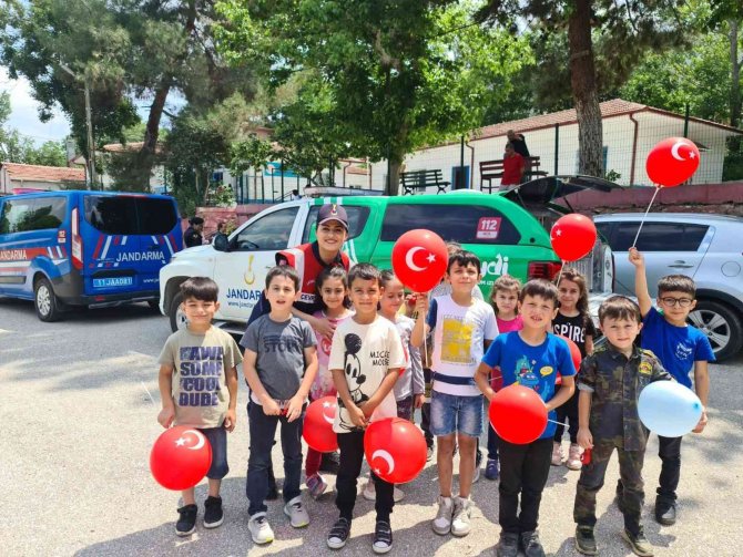 Çocuklar Jandarma Teşkilatının Tanıtımı Yapıldı