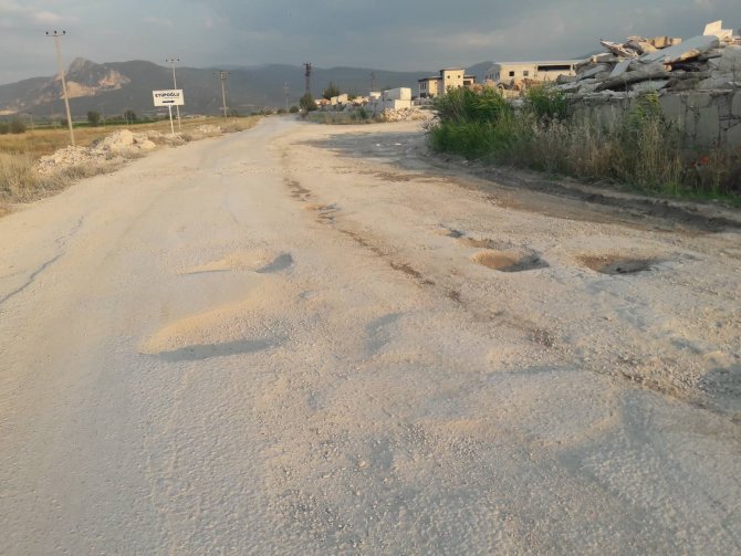 Honaz’ın Yolları Köstebek Yuvasına Döndü