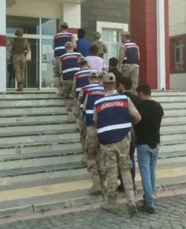 Diyarbakır’da 28 Düzensiz Göçmen Sınır Dışı Edildi