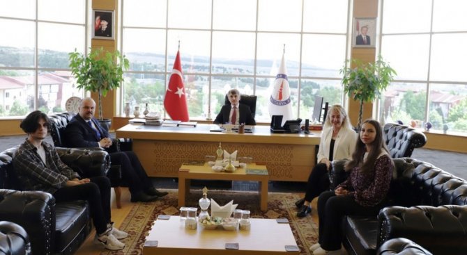 Kalite Gönüllüleri Topluluğu’na Yökak Zirvesinde Ödül