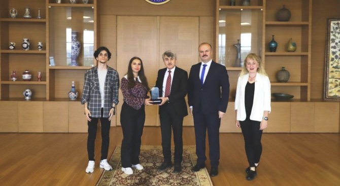 Kalite Gönüllüleri Topluluğu’na Yökak Zirvesinde Ödül