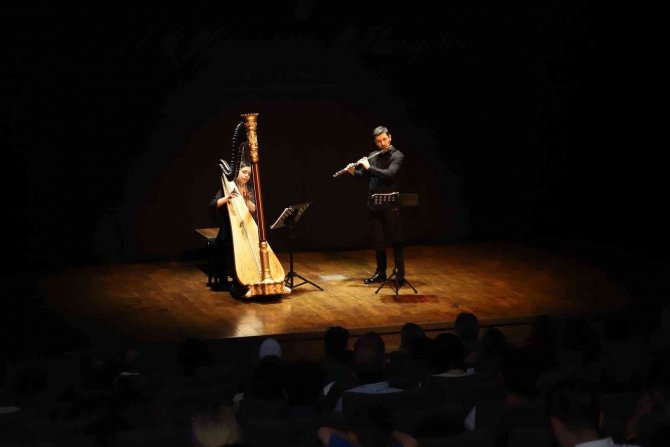 Gaziantep’te Dünyaca Ünlü Türk Arpist Ve Flüt Sanatçısından Unutulmaz Konser