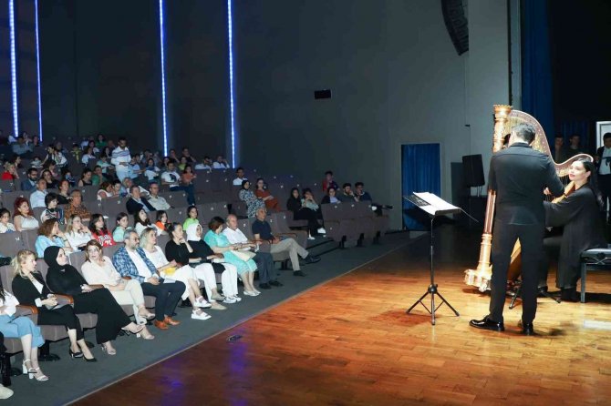 Gaziantep’te Dünyaca Ünlü Türk Arpist Ve Flüt Sanatçısından Unutulmaz Konser
