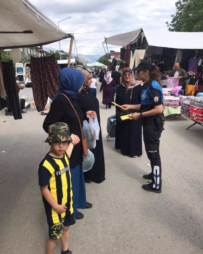 Polis Ekipleri Semt Pazarında Kades Hakkında Bilgi Verdi