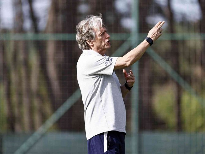 Fenerbahçe, Günü Çift Antrenmanla Tamamladı