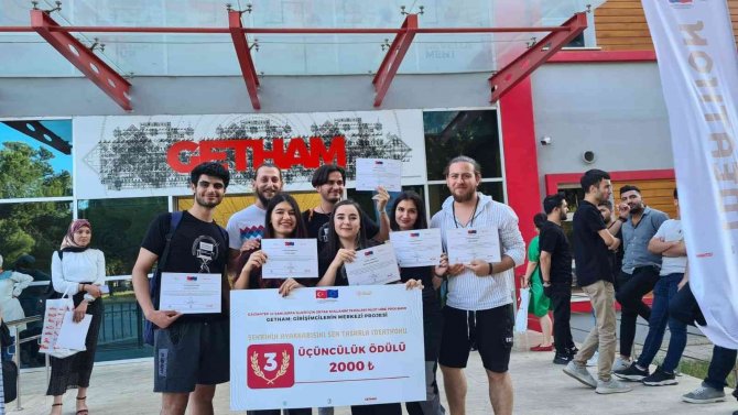 Hkü’lü Öğrenciler "Şehrin Ayakkabısını" Tasarladı