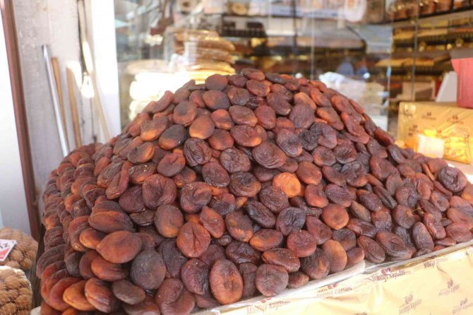 Malatya’da Kuru Kayısıda Tahmini Rekolte 75 Bin 776 Ton