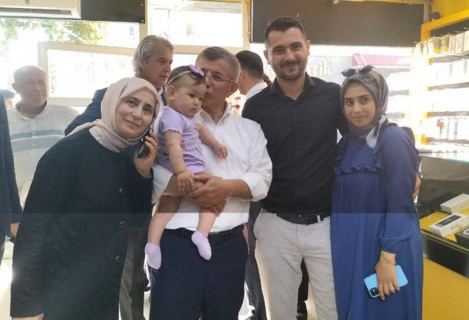 Davutoğlu, Bahçeli’nin Memleketi Osmaniye’de Protesto Edildi