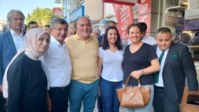 Davutoğlu, Bahçeli’nin Memleketi Osmaniye’de Protesto Edildi