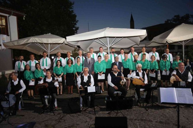 Gölcük Belediyesi Türk Halk Müziği Korosu’ndan Konser