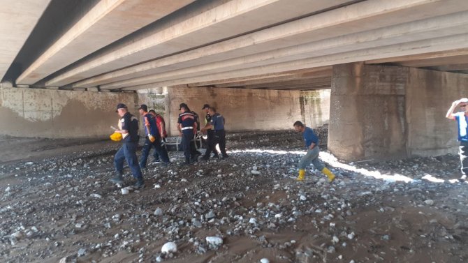Kayıp Genç Kızın Cansız Bedenine Ulaşıldı