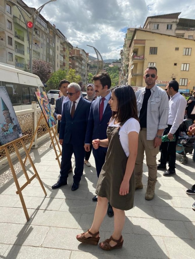 Atatürk Ortaokulu’nun Resim Sergisi Büyük İlgi Gördü