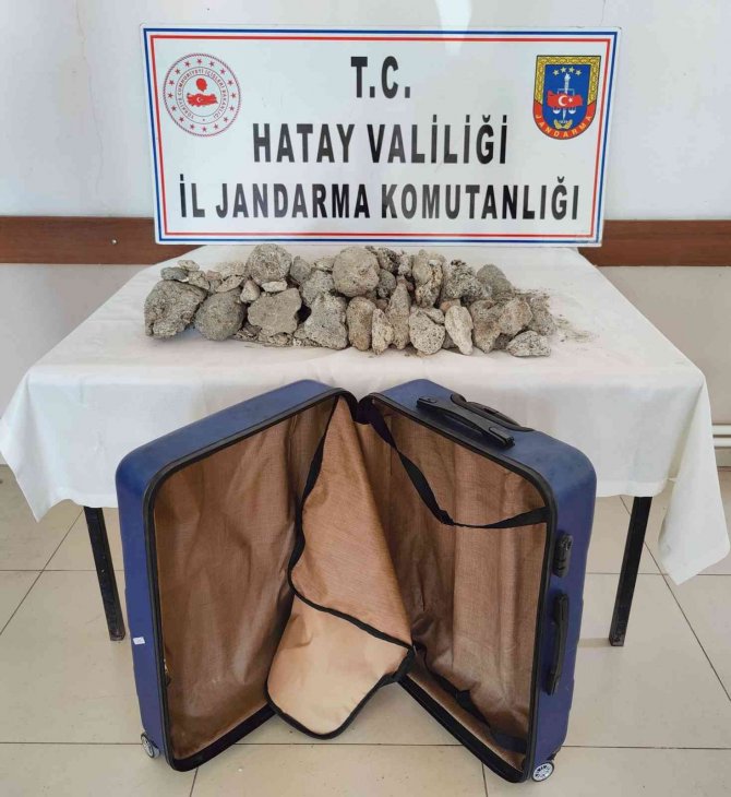 Hatay’da 4 Milyon Lira Değerinde ’Balina Kusmuğu’ Ele Geçirildi