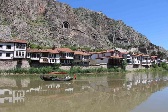 Amasya Belediyesi’nin Hatuniye Mahallesi’ndeki Projesine Dokap’tan Destek