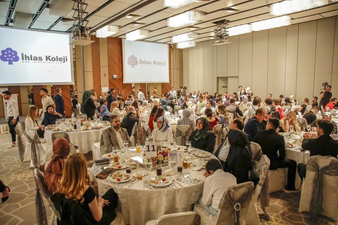 İ̇hlas Koleji Mezunlarını Uğurladı