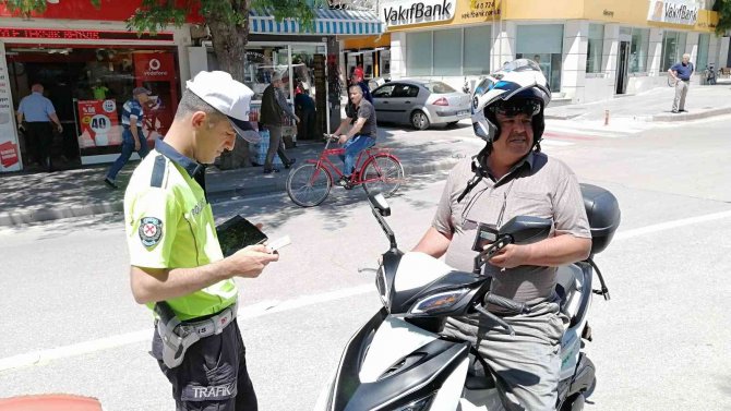 Trafikte Kask Ve Emniyet Kemeri Denetimleri Sürüyor